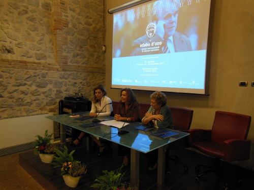 da sinistra Cleo Li Calzi (assessore), Ines Curella (Banca S.ANGELO), Egle Palazzolo